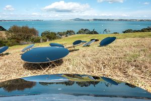 Debbie Fish, _Reflecting on Hauraki_ (2022). Sculpture on the Gulf, Waiheke, Auckland (4–27 March 2022). Photo: Peter Rees.